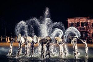 Hoi An Memories Show & Hoi An Impression Theme Park Ticket - When to go: the 4pm park start and the 8pm show clock