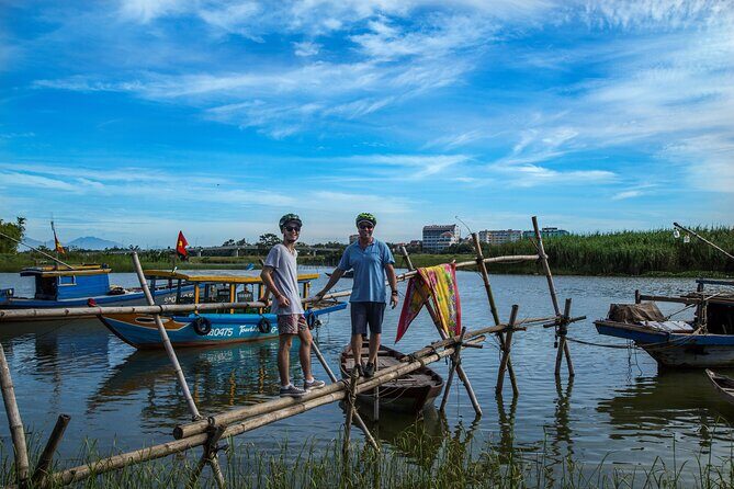 Hoi An: Morning Countryside Tour by Bike - Boat builders and mat weavers: see the craft before you buy anything