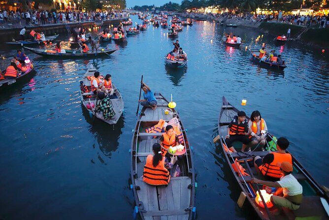 Hoi An Night Food Tour Motorbike & Lantern Cruise by Lady Rider - Getting there on a local-women motorbike (and staying comfortable)