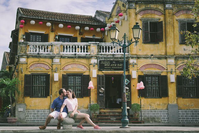 Hoi An Photographer & Vacation Photoshoot – Private Session - How the photographers keep it natural (and why Trung gets mentioned)