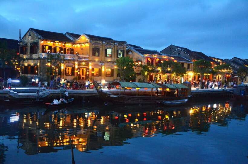 Hoi An: Private Evening Food Tour by Bike - Meeting at Discova Day Tour Shop and Getting Set Up