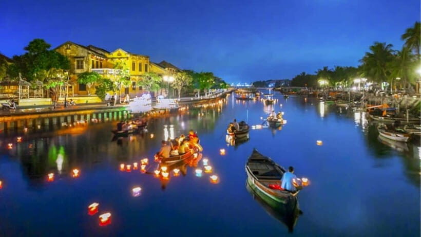 Hoi An: River Lantern Boat Experience with Free 5G eSIM - The tea break: a small comfort that slows the moment down