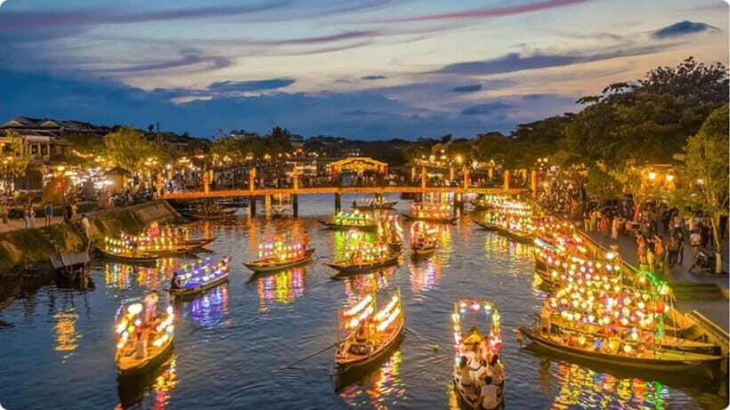 Hoi An: River Lantern Boat Experience with Free 5G eSIM - Old Town atmosphere after the boat: a night market you can actually enjoy