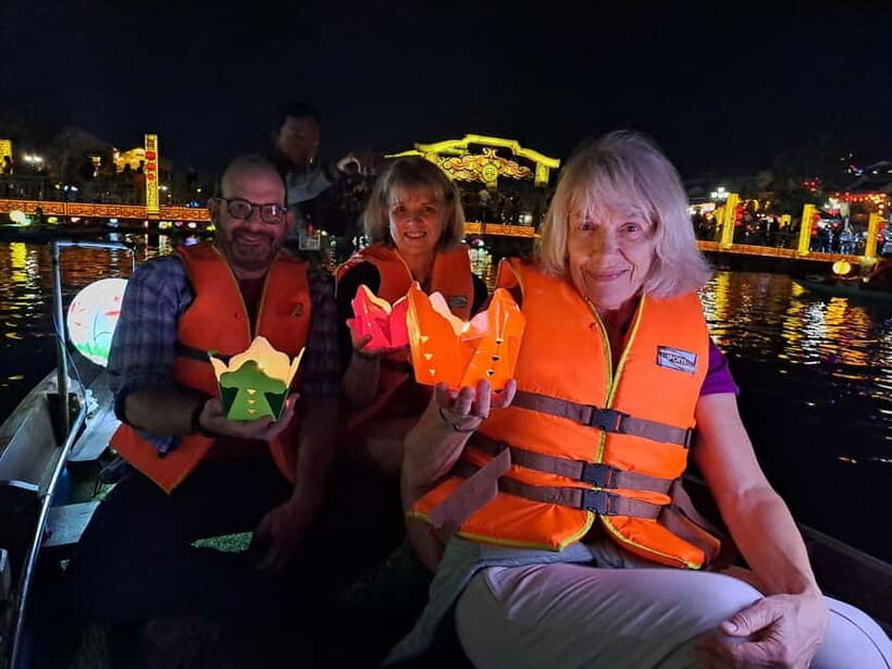 Hoi An Street Food, night market and lantern boat ride - Meet at Hoi An Museum: How the Night Starts Smooth