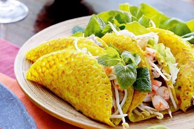 Hoi An Street Food Walking Tour with Local Foodies - Stop 2: Hoi An bánh mì at the shop Anthony Bourdain visited
