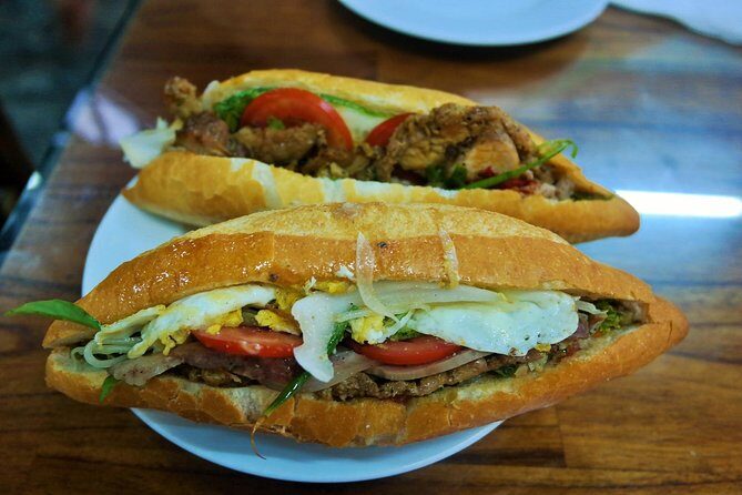 Hoi An Street Food Walking Tour with Tastings - The Walk Itself: Getting Off the Main Lanes in the Ancient Town
