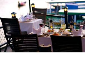 Hoi An Sunset Dining Cruise - Timing that actually hits sunset (pickup at 4:30 pm, cruise at 5:00 pm)