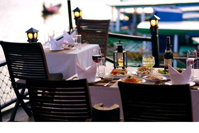 Hoi An Sunset Dining Cruise - Timing that actually hits sunset (pickup at 4:30 pm, cruise at 5:00 pm)