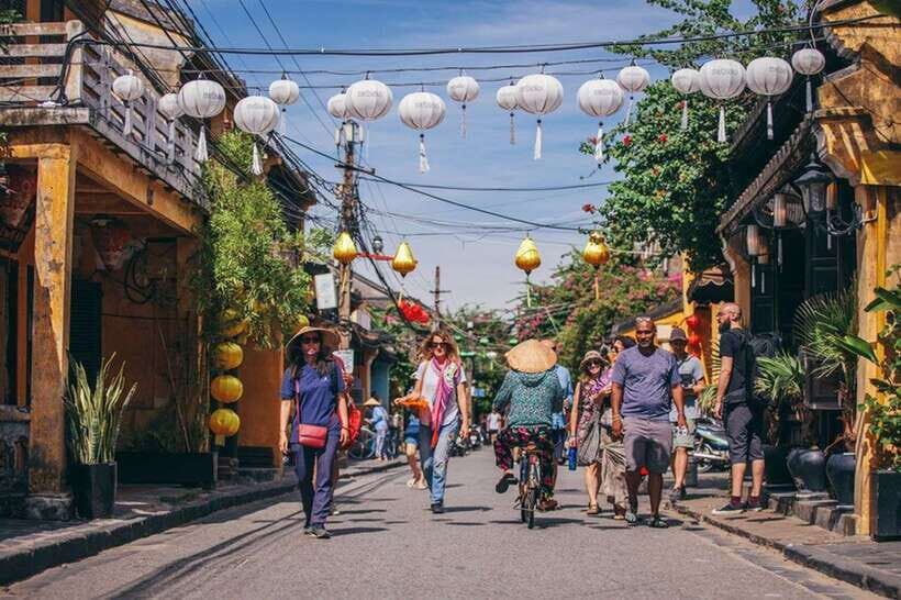 Hoi An: Sunset Food Tasting Tour - Key highlights you’ll actually feel on the walk