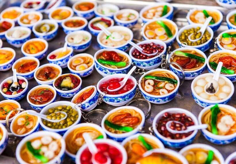 Hoi An: Sunset Food Tasting Tour - Hoi An Old Town tastes best in the last light