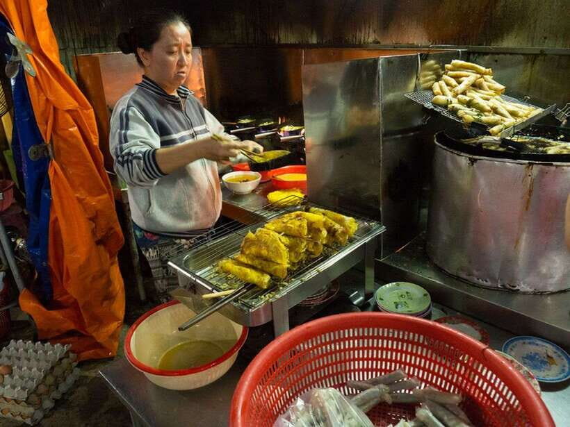Hoi An: Sunset Food Tasting Tour - Banh beo, soya milk, and Xi ma: the sweet and savory mid-course