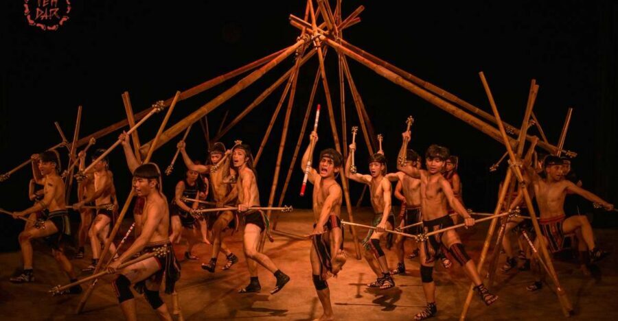 Hoi An: Teh Dar Vietnamese Bamboo Circus at Lune Center - What Teh Dar Stories You’ll See (and Why It Feels Cultural, Not Random)