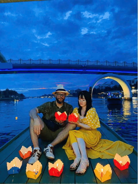 Hoi An: Thu Bon River Flower Lantern Experience - Photo time: making your 30 minutes count