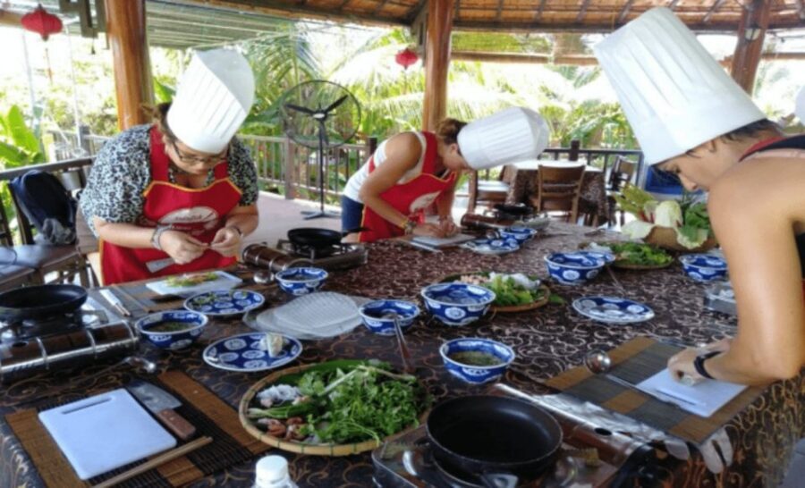 Hoi An: Traditional Cooking Class & meal with Local Family - Cam Thanh Village vs Tra Que Herbs Garden: where your class is based