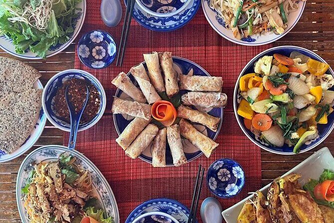 HoiAn Walking Tours Night market, Colourful Lanterns, Boat Ride - Dinner included: saving money and time