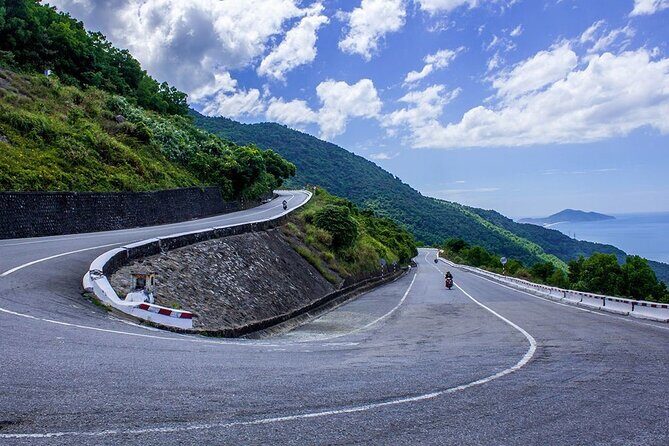 Hue city tour from Hoi An or Da Nang - Private tour - Getting out of Hoi An or Da Nang: pickup and the Hai Van Pass moment