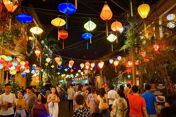 Lady buddha, marble mountain & Hoi An Ancient town by private car - Hoi An Ancient Town free time: what to do with your own hours