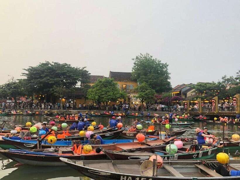 Lantern Release and Night River Boat Experience in Hoi An - What you’ll see and photograph (and how to make it look good)