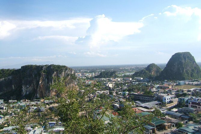 Marble mountain, Am Phu cave and Monkey mountains group tour - Lunch With a Local Family: The Best Kind of Included Meal