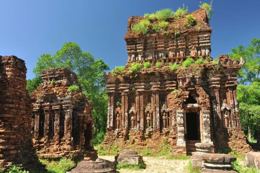 My Son Sanctuary Morning Tour w Thu Bon River Cruise & Lunch - Cham Dance Show: Costumes, Music, and Cultural Rhythm