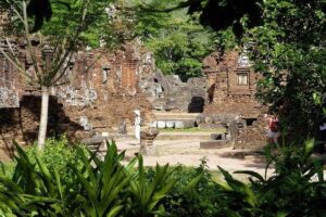 My Son Sanctuary Sunset - small group tour - Getting from Hoi An: Small-Group Pickup and Air-Conditioned Comfort