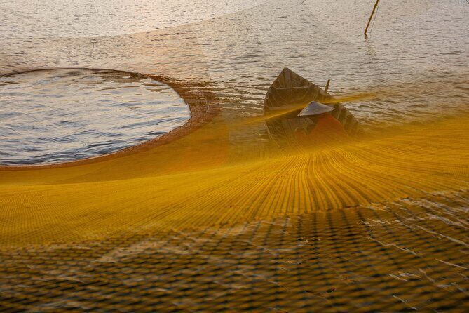 Photography Tour Hoi An Fishing Nets - Stop 2: Thu Bon River boat session for casting and catching moments