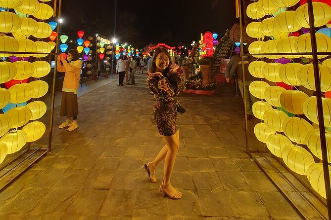 Private Food Tour and Hidden Gems in Hoi An - Cao Lau in the right place: Hoi An’s special noodles