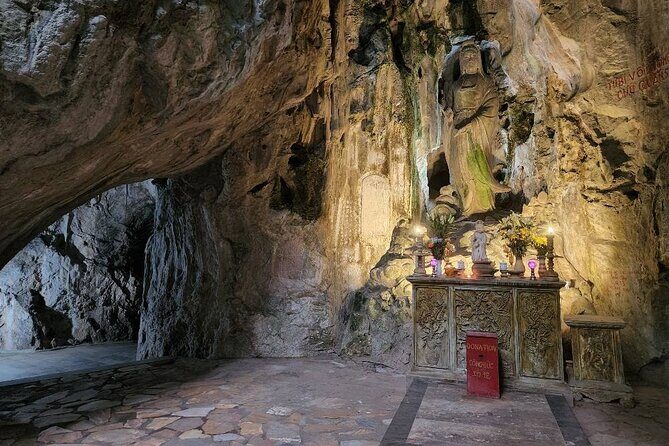 PRIVATE GuidedTOUR to Marble Mountain-Am Phu Cave-Monkey Mountain - My Khe Beach: quick coastline refresh for photos