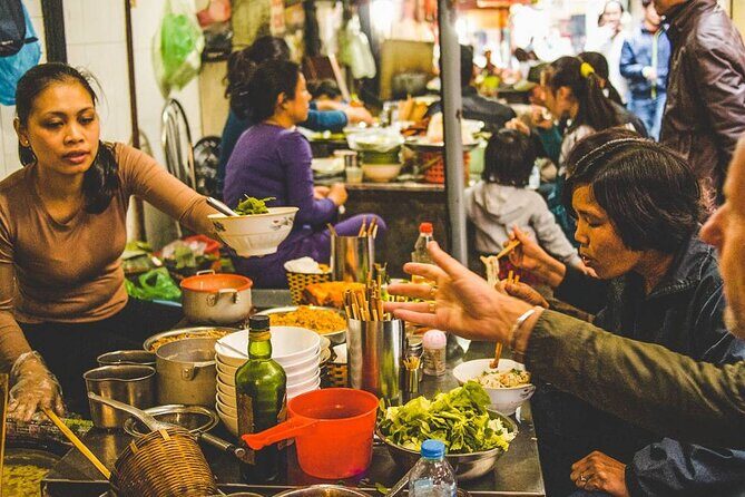 PRIVATE Hoi An Ancient Town - Night Market Street Food By Night - Entering Hoi An Ancient Town after dark