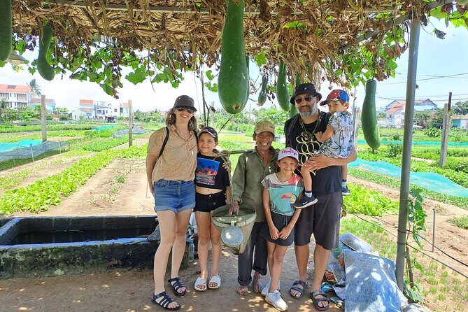 Private Hoi An Countryside: Biking, Basket boat, buffalo, foods - Fishing the traditional way and crab catching from the water