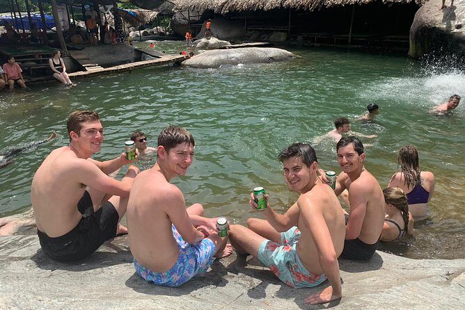 PRIVATE JEEP TOUR: From Hoi An, Danang To Hue via Haivan Pass - Lunch on the road: included local foods that keep the day smooth