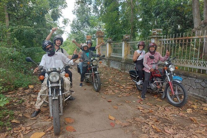 Private Motorbike tour and Discover local villages around Hoi An - Stop 1: Thanh Ha Pottery Village and shaping clay for real