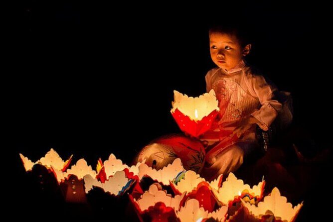 Private Night Boat Trip and Floating Lantern on Hoi An River - Private Boat vs. Real-World Convenience: A Note Before You Pay