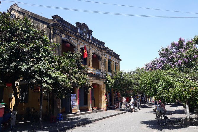 Private tour Hoi An Coconut basket boat ride and Ancient town - The local market stop: your shortcut to real Hoi An life
