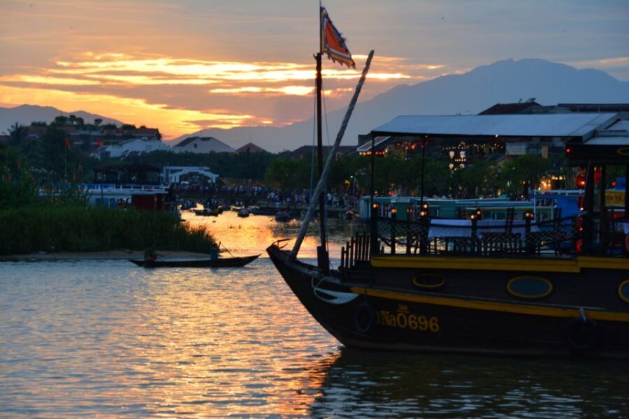 Romantic Sunset Dinner Cruise in Hoi An - Seeing the Quieter Side of Hoi An From the Water