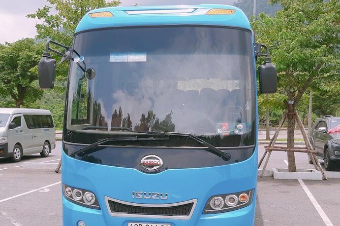 Shuttle Bus Hoi An to Golden Bridge Ba Na hill - Comfort and group size: 24 people max, but seats can feel tight
