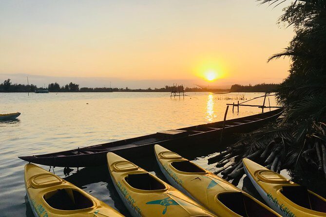 Sunset Paddle and Lantern Town - Sunset Paddle and Lantern Town: Why This Evening Route Works