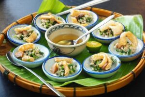 Taste & Explore Hoi An: Food, Art & Heritage from Hoi An/ Da Nang - Stop 1: UNESCO Streets, Landmarks, and a Street-Food Route