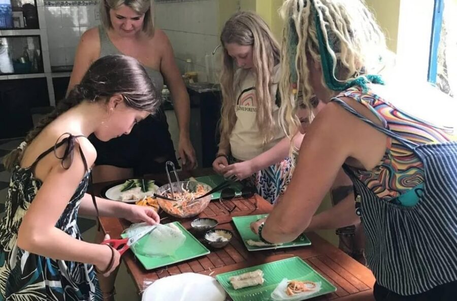Traditional Vietnamese Cooking Class in Leina Cookery - Welcome Juice and Menu Choices: The Class Starts With Decisions